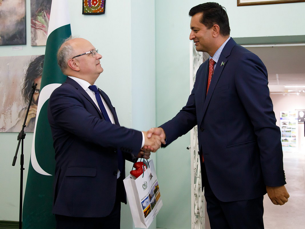 vistavka Lica Pakistana 04