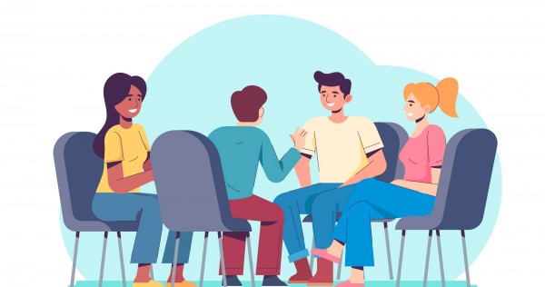 personas conversando en grupo