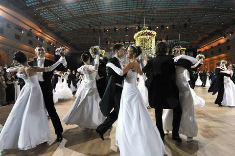 Фото к объявлению бала