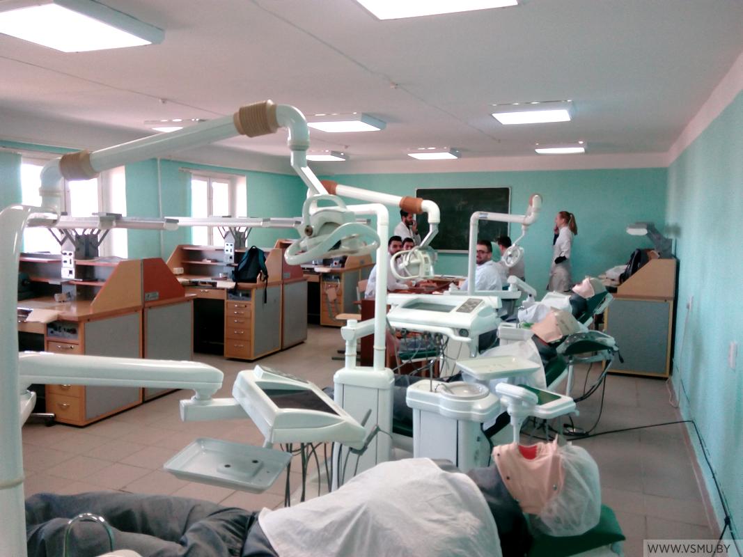 Стоматология игма. Фантомный класс стоматология. Стоматологический Факультет. Студенты стоматологи. Учеба на стоматолога.