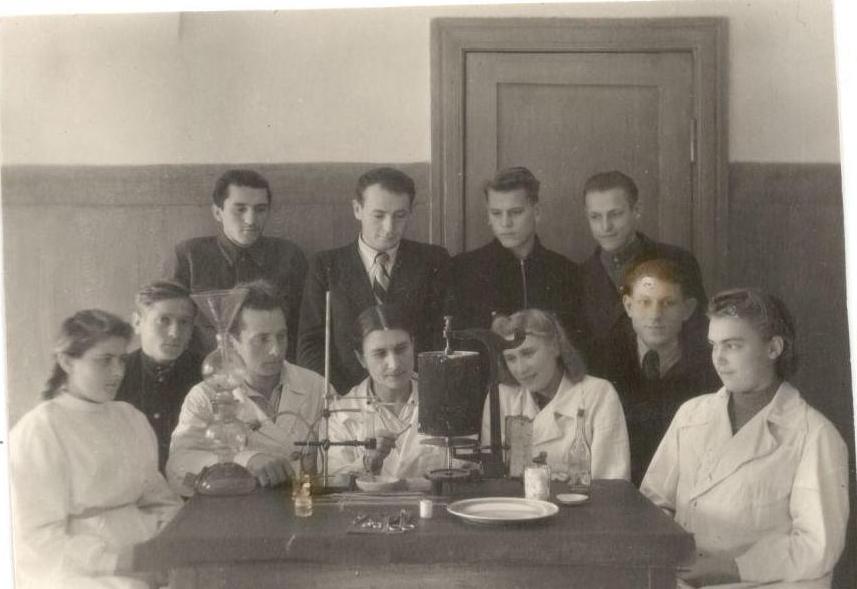 1958 г. Г.А. Медведева в центре СНК