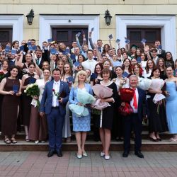84 vypusk vrachey lechebnogo fakulteta 10