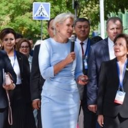 cluster at the forum 06