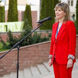 day otkryt dverey 05