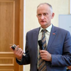 discussion platform 08