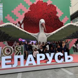 inostrannie studenti na vistavke 02