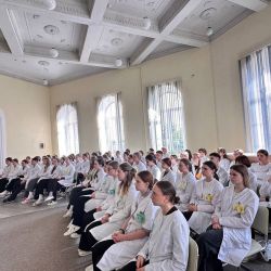 meeting students medical colleges 06