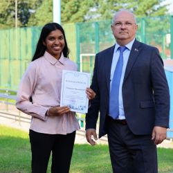 obnovlennyy begovoy  kompleks 12