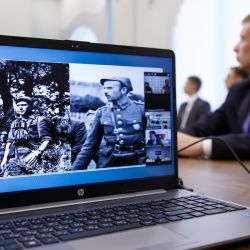 open online meeting 04