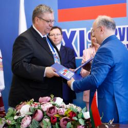 signing agreements 03