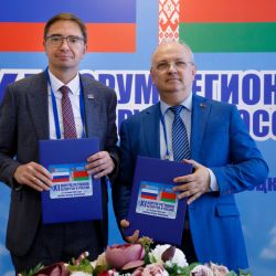 signing agreements 06