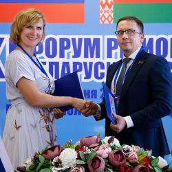 signing agreements 10