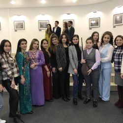 studenti vsmu krugl stol 05