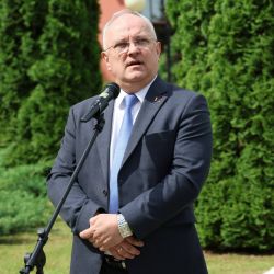 torzhestvenno zavershili uchebnyy god 06