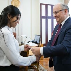 torzhestvennoye vrucheniye studencheskikh biletov 04