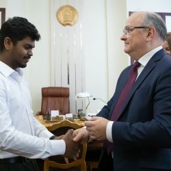 torzhestvennoye vrucheniye studencheskikh biletov 08