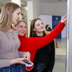 vistavka leonida medvedskogo 06