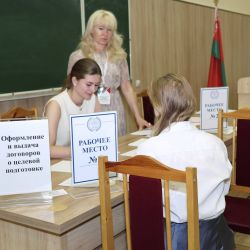 vstretili pervykh abituriyentov 14