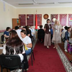 vstretili pervykh abituriyentov 16